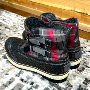 Ugg plaid Marrais double buckle waterproof lined leather upper boots